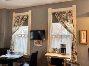 iKlektik House Robin