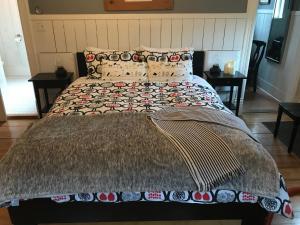 iKlektik House Robin