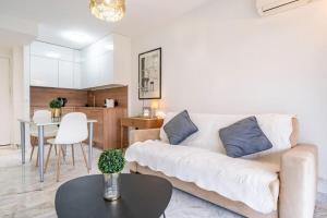 Lovely & bright one-bedroom close to the Croisette