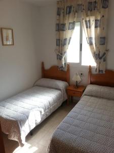 Nice accommodation with pool and side sea view