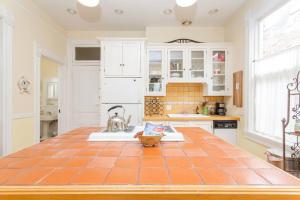 iKlektik House Cardinal