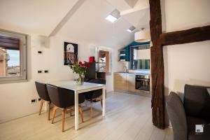 Urbanicooh Azzoguidi - Torre Asinelli View