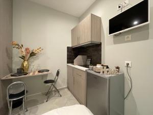 Aiolos apartment alimos centre 4 near the sea