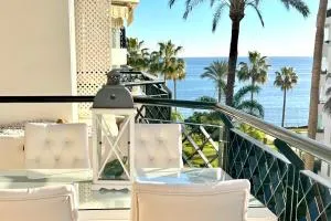 MI CAPRICHO Beachfront 400 - Apartment With Sea Views Costa del Sol - 卡博皮诺