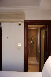 Standard Double Room room in Dreamtel London Kensington