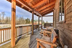 Off The Beaten Path Cabin with Mtn Views and Hot Tub - 库克市