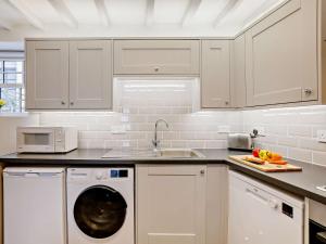 2 Bed in Aberdovey 91962