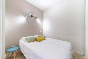 Brand new one bedroom 2min walk to Carlton hotel