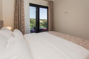 Family friendly house with a swimming pool Vinisce, Trogir - 22073