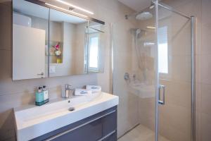 Apartments with parking space Promajna, Makarska - 22264