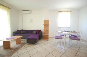 Apartments with parking space Kremenici, Krk - 22269