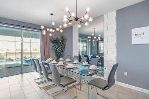 9 Bedrooms 5 Bathrooms Storey Lake 2885 Sc