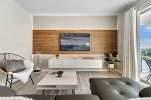 2 Bedrooms 2 Bathrooms Storey Lake 3131-303 Pc