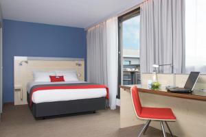 Hotels Holiday Inn Express Toulouse Airport by IHG : photos des chambres