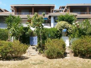 Appartement T2 Cabine avec Terrasse et Parking - 6 Couchages, Proche Plage, Calme et Arboré - FR-1-251-544
