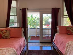 Hilo Bay Oceanfront Bed and Breakfast