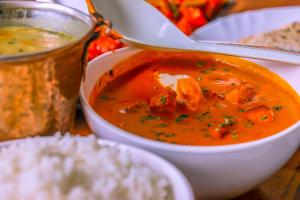 GeoLux - Luxurious Geodesic Dome