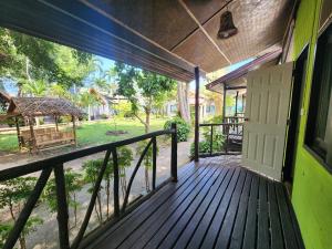 A Little Bungalows By Beach