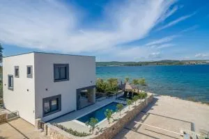 Royal House 1 - Pašman