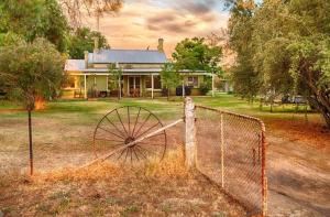 Corowa Oakleigh Hideaway