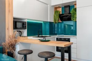 Four Seasons Luxury Apartment