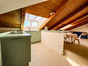 Love Green House - Scala Greca