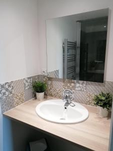 Maison 3 personnes dans village atypique