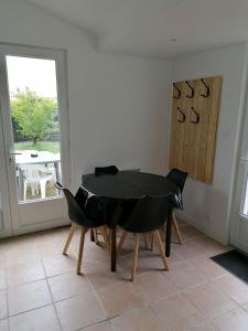 Maison 3 personnes dans village atypique