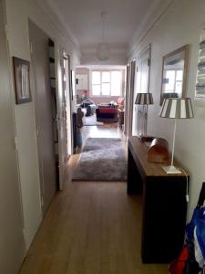 Appt 3 chambres hyper centre très calme très clair quartier place Royale, parking gratuit