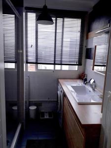 Appt 3 chambres hyper centre très calme très clair quartier place Royale, parking gratuit