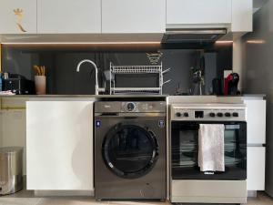 Al Reem Skyline 1BR - Stylish Luxe Retreat