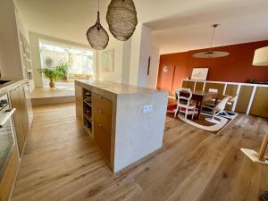 Bord de mer, magnifique appartement de 150m2 avec jardin