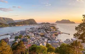 1 Bedroom Stunning Apartment In Ålesund - Ytterland