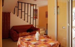 3 Bedroom Beautiful Home In Noto