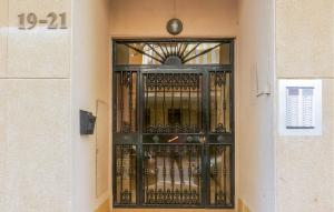 Cozy Apartment In Torrevieja With Wifi