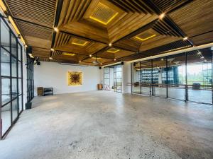 Balitri - hidden gem 9BR service villa hall pool sauna