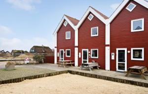 Nice Home In Fanø With Wifi