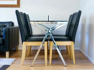 City Centre Queens Uni Eateries and Bars Abound - Pass the Keys