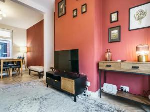 Belmont Bolthole 2 Bed Bars and Eateries Abound - Pass the Keys