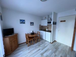 Aux Pieds des pistes en plein soleil