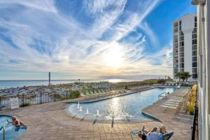 Pelican Beach 102 Beach Daze