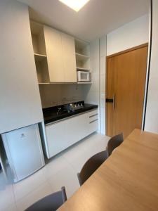 Makia Flats Muro Alto