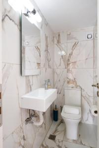 Aphrodites Luxury Pearls 2