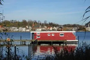 Hausboot Flying Dutchman (5*****) mit Dachterrasse in Schleswig am Ostseefjord Schlei - Dannewerk