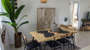 Charming apartment close to beach & amenities - Appartement de charme proche plage