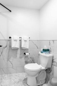 The Phenix Historic DTWN Hotel, King Bed, Pickering Square View, Room # 301