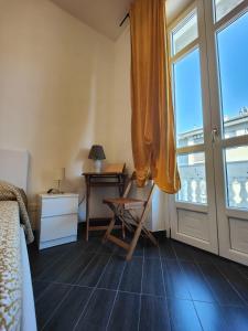 Tania House, Metro Italia 61
