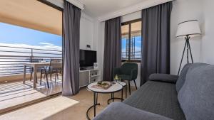 LAS ARENAS superior seafront