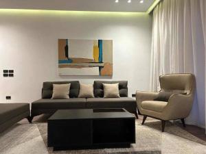 Luxurious Lake View Flat