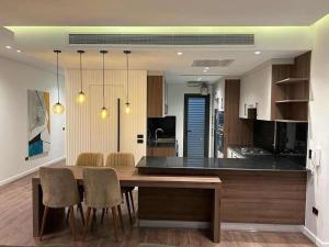 Luxurious Lake View Flat